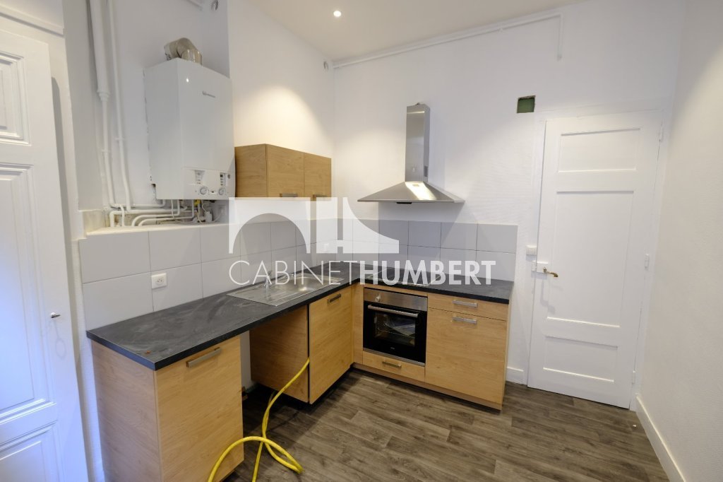 APPARTEMENT T3 A LOUER - ST ETIENNE CENTRE VILLE - 65.61 m2 - 560 &euro; charges comprises par mois