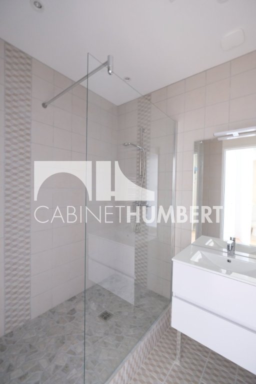 APPARTEMENT T3 A LOUER - ST ETIENNE CENTRE VILLE - 53 m2 - 585€ charges comprises par mois