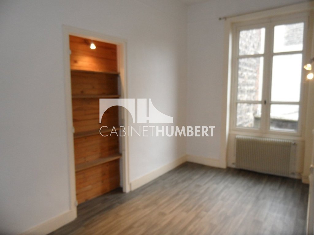 APPARTEMENT T3 A LOUER - ST ETIENNE CENTRE VILLE - 53 m2 - 425 &euro; charges comprises par mois