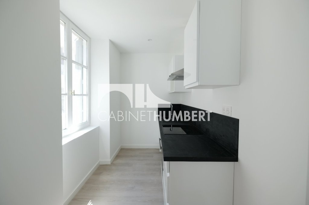 APPARTEMENT T3 A LOUER - ST ETIENNE CENTRE VILLE - 78.86 m2 - 740€ charges comprises par mois