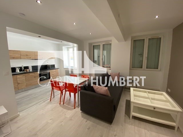 APPARTEMENT T3 A LOUER - ST ETIENNE CENTRE VILLE - 78 m2 - 700 &euro; charges comprises par mois