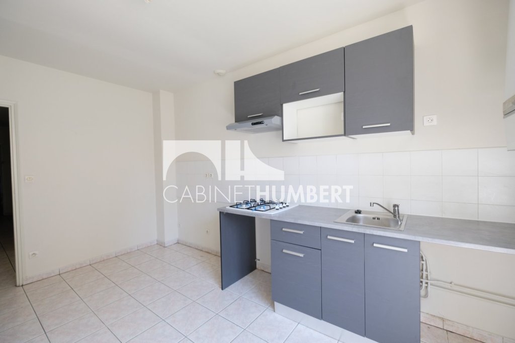 APPARTEMENT T3 A LOUER - ST ETIENNE CENTRE VILLE - 85.94 m2 - 655 € charges comprises par mois