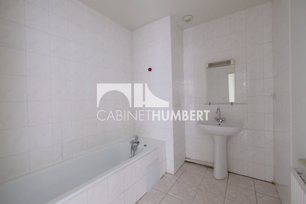 APPARTEMENT T3 A LOUER - ST ETIENNE CENTRE VILLE - 85.94 m2 - 655 € charges comprises par mois