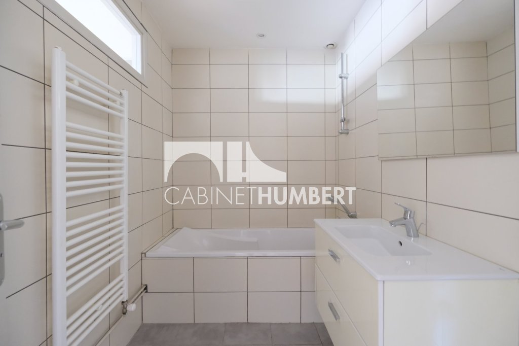 APPARTEMENT T3 A LOUER - ST ETIENNE CENTRE VILLE - 78.23 m2 - 620�&euro; charges comprises par mois