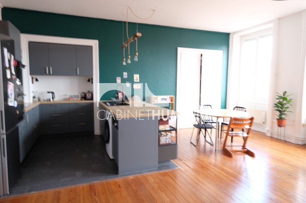 APPARTEMENT T3 A LOUER - ST ETIENNE CENTRE VILLE - 82.75 m2 - 840 € charges comprises par mois