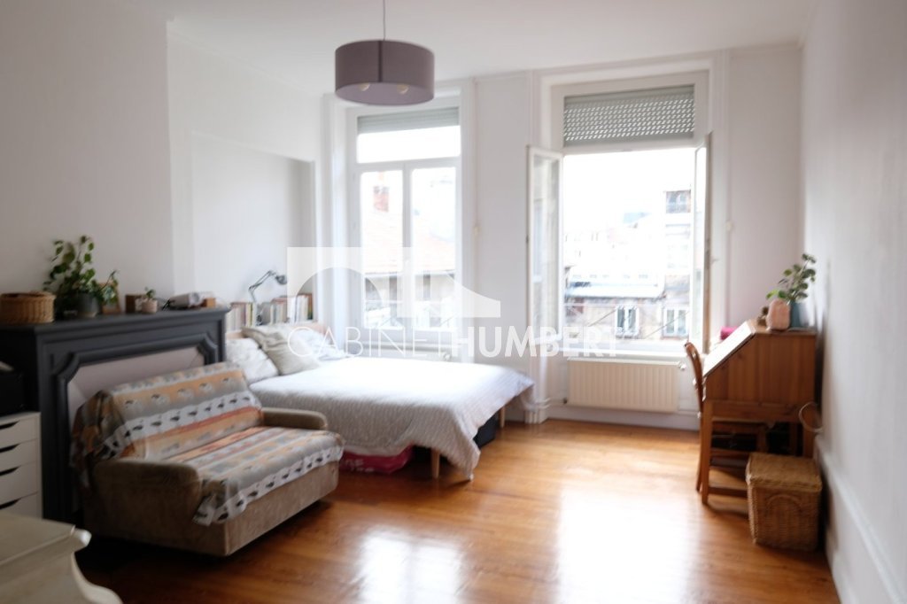 APPARTEMENT T3 A LOUER - ST ETIENNE CENTRE VILLE - 82.75 m2 - 840 € charges comprises par mois