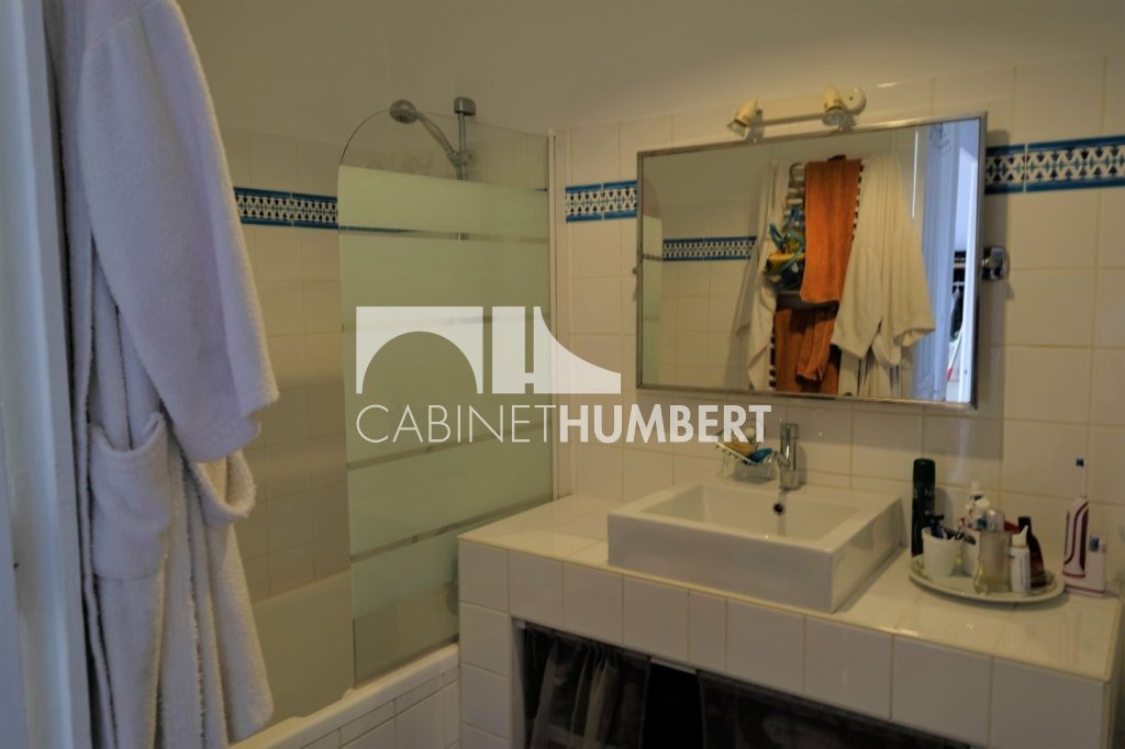 APPARTEMENT T3 A LOUER - ST ETIENNE CENTRE VILLE - 82.75 m2 - 840 € charges comprises par mois