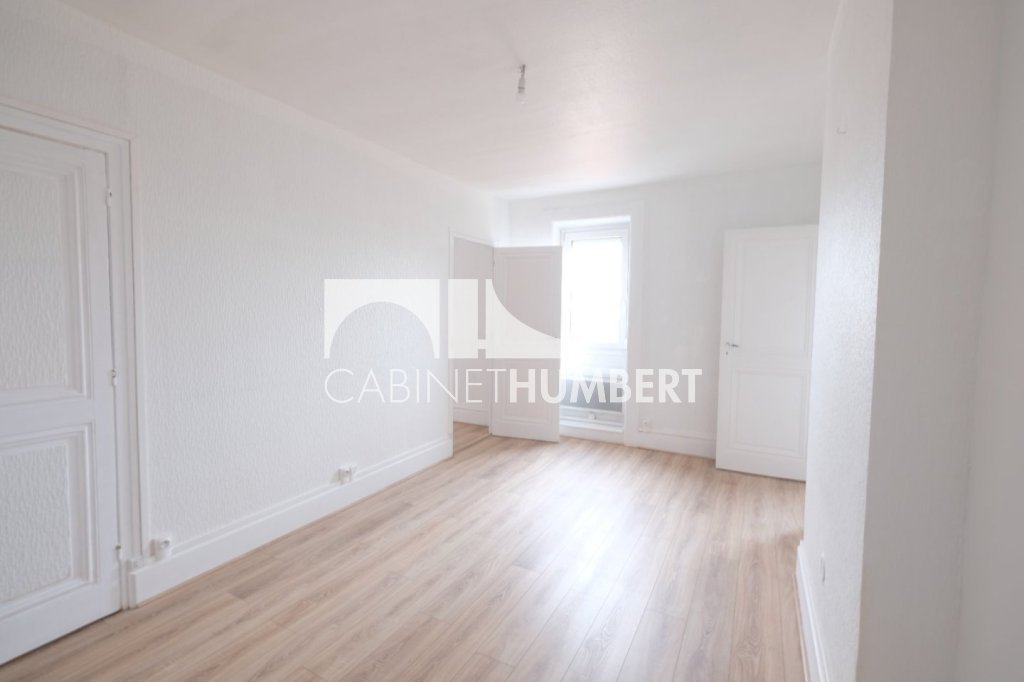 APPARTEMENT T3 A LOUER - ST ETIENNE CENTRE VILLE - 57.5 m2 - 600 € charges comprises par mois