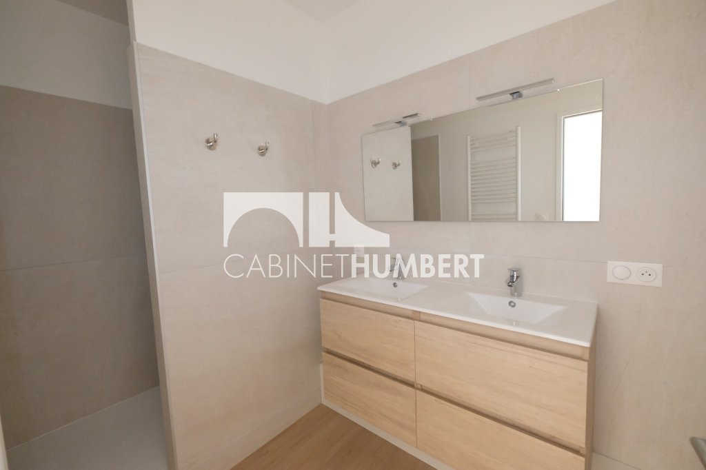 APPARTEMENT T3 A LOUER - ST ETIENNE CENTRE VILLE - 83 m2 - 730€ charges comprises par mois