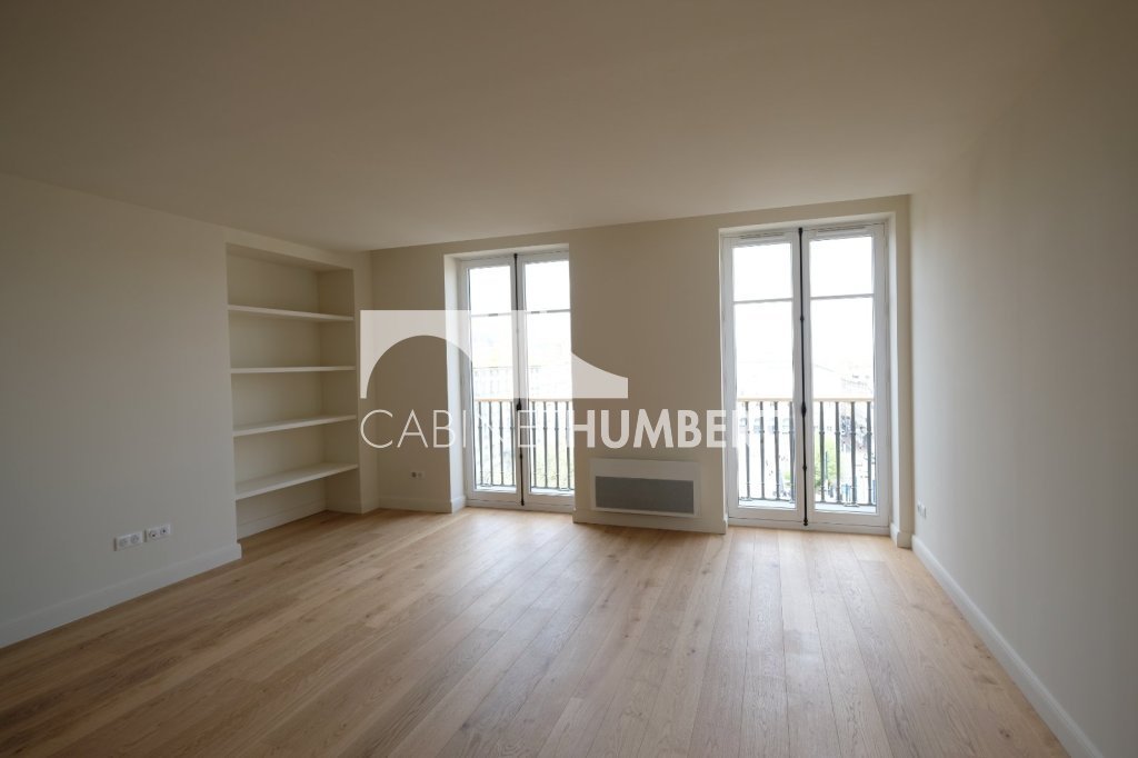 HYPER CENTRE A LOUER - ST ETIENNE CENTRE VILLE - 79.85 m2 - 830 € charges comprises par mois