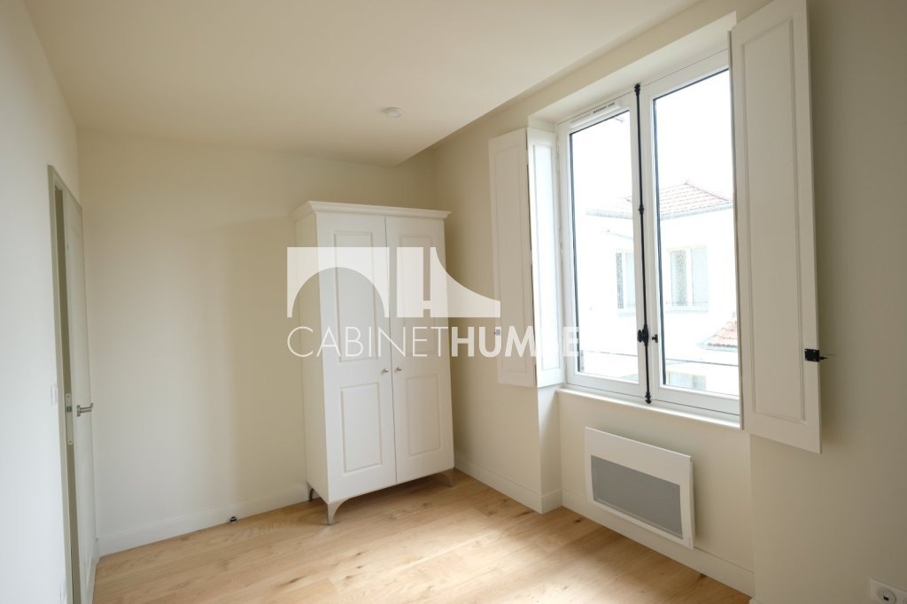 HYPER CENTRE A LOUER - ST ETIENNE CENTRE VILLE - 79.85 m2 - 830 € charges comprises par mois