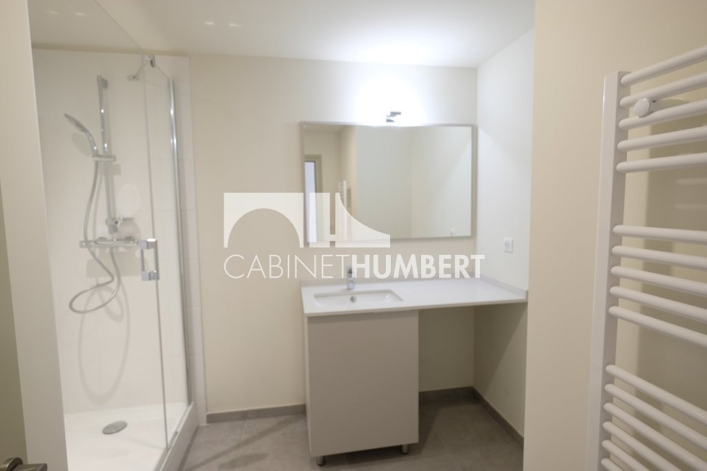 HYPER CENTRE A LOUER - ST ETIENNE CENTRE VILLE - 79.85 m2 - 830 € charges comprises par mois
