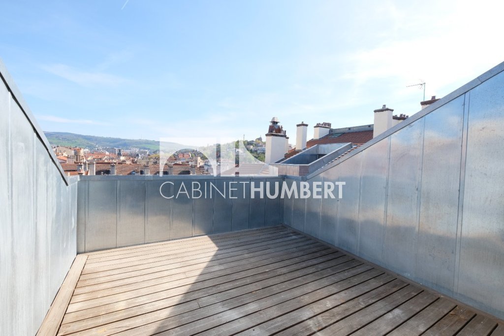 HYPER CENTRE T3 A LOUER - ST ETIENNE CENTRE VILLE - 90.91 m2 - 985 &euro; charges comprises par mois
