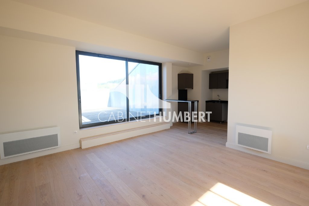 APPARTEMENT T3 A LOUER - ST ETIENNE CENTRE VILLE - 85.5 m2 - 1090€ charges comprises par mois