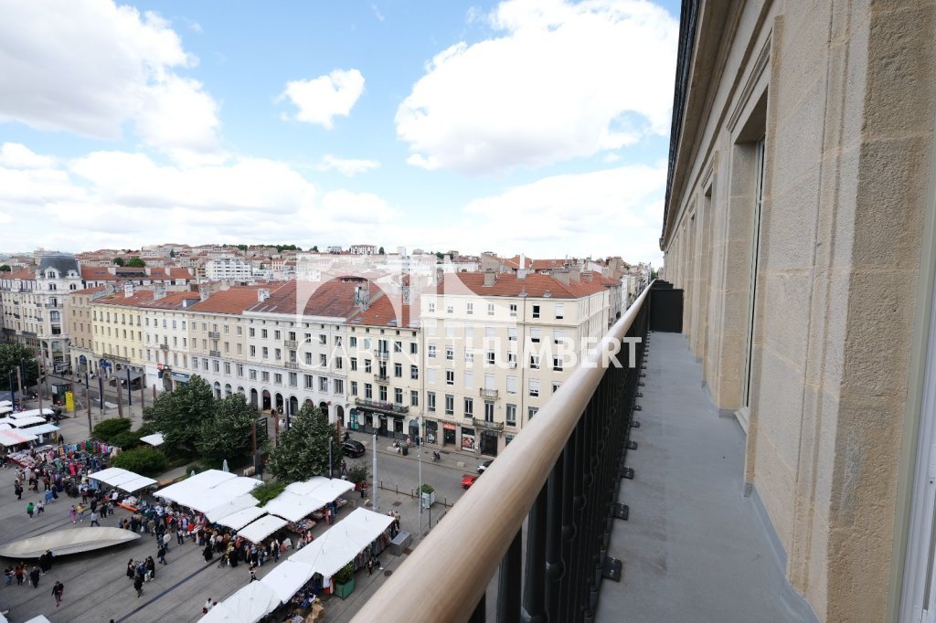 HYPER CENTRE A LOUER - ST ETIENNE CENTRE VILLE - 71.81 m2 - 770€ charges comprises par mois