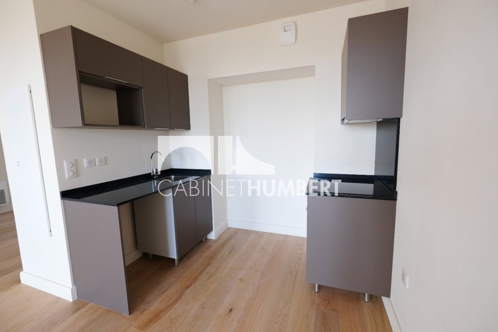 HYPER CENTRE A LOUER - ST ETIENNE CENTRE VILLE - 71.81 m2 - 770€ charges comprises par mois