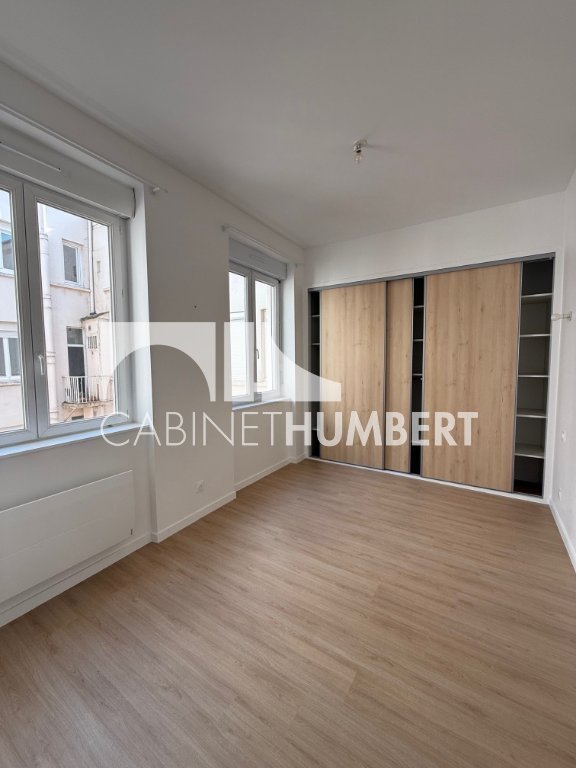 CENTRE-VILLE A LOUER - ST ETIENNE CENTRE VILLE - 74.19 m2 - 715€ charges comprises par mois