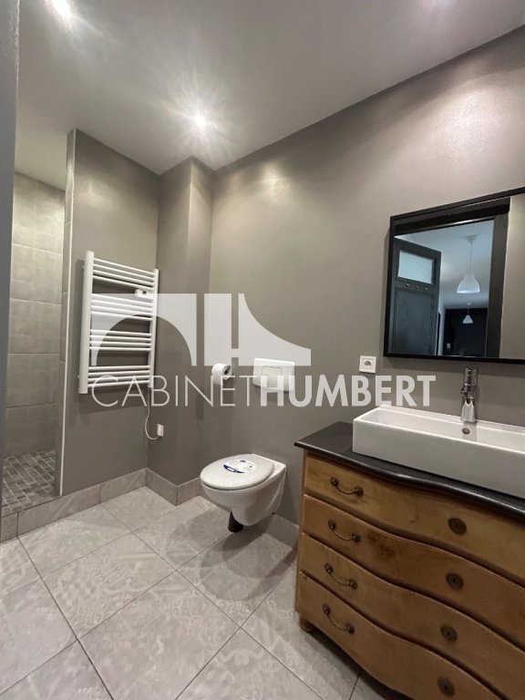 APPARTEMENT T3 A LOUER - ST ETIENNE CENTRE VILLE - 157.04 m2 - 915�&euro; charges comprises par mois