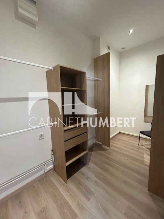 APPARTEMENT T3 A LOUER - ST ETIENNE CENTRE VILLE - 157.04 m2 - 915�&euro; charges comprises par mois