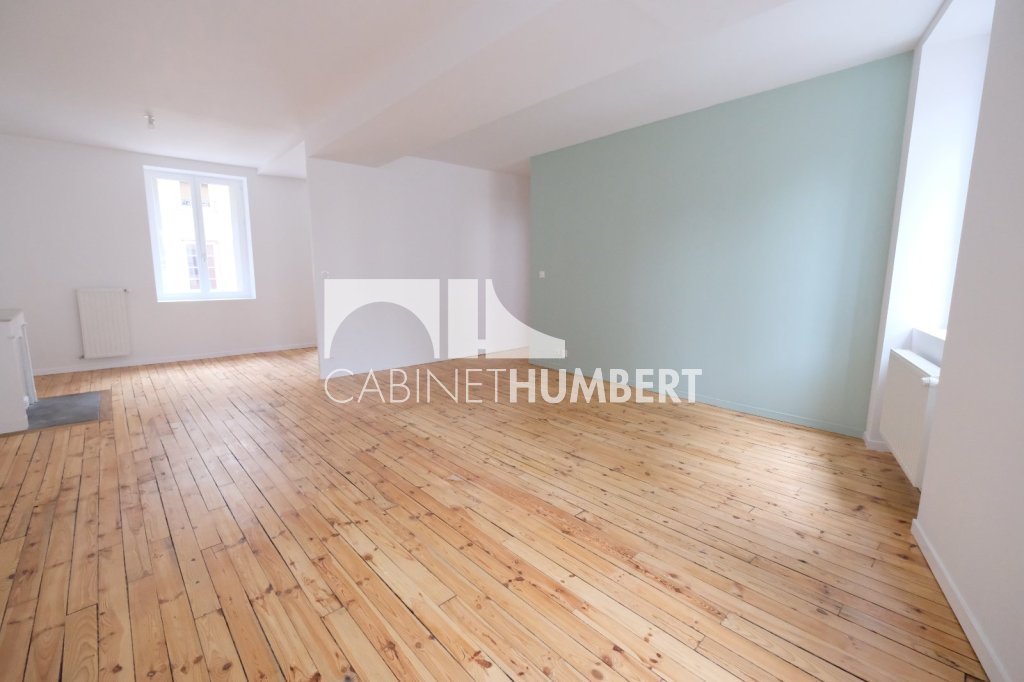 APPARTEMENT T3 A LOUER - ST ETIENNE CENTRE VILLE - 80.58 m2 - 760 &euro; charges comprises par mois