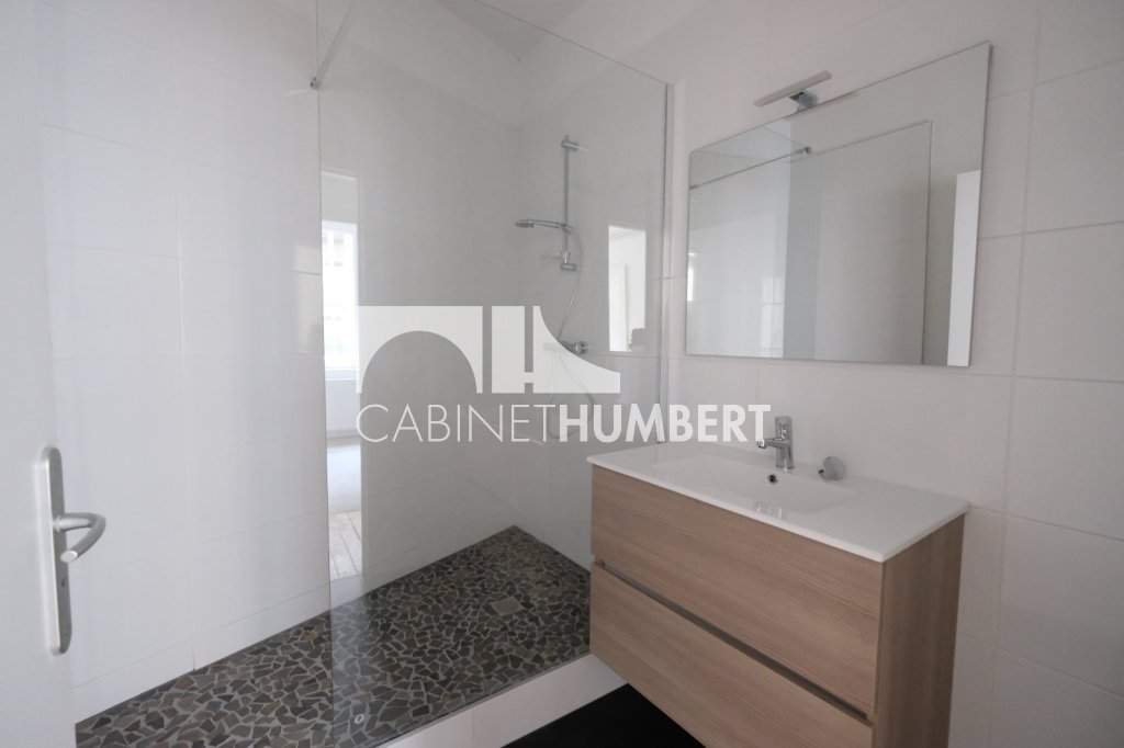 APPARTEMENT T3 A LOUER - ST ETIENNE CENTRE VILLE - 80.58 m2 - 760 &euro; charges comprises par mois