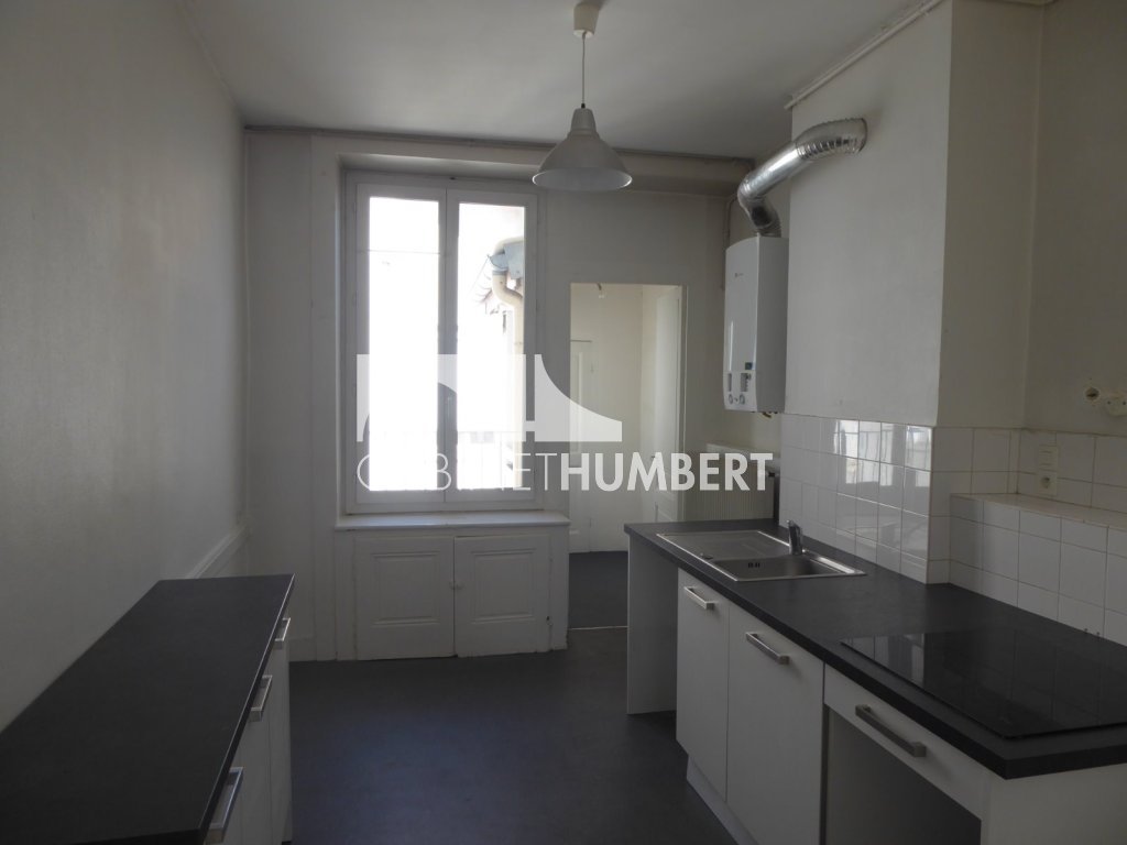 APPARTEMENT T3 A LOUER - ST ETIENNE CENTRE VILLE - 71 m2 - 575 &euro; charges comprises par mois