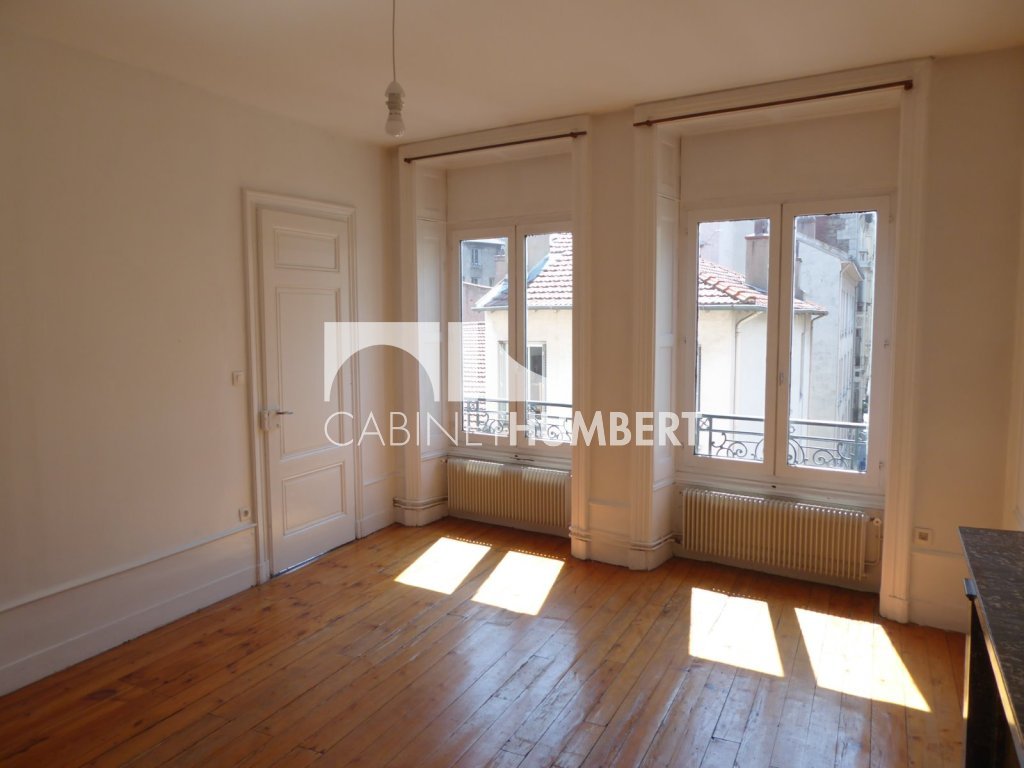 APPARTEMENT T3 A LOUER - ST ETIENNE CENTRE VILLE - 71 m2 - 575 &euro; charges comprises par mois