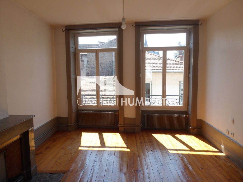 APPARTEMENT T3 A LOUER - ST ETIENNE CENTRE VILLE - 71 m2 - 575 &euro; charges comprises par mois