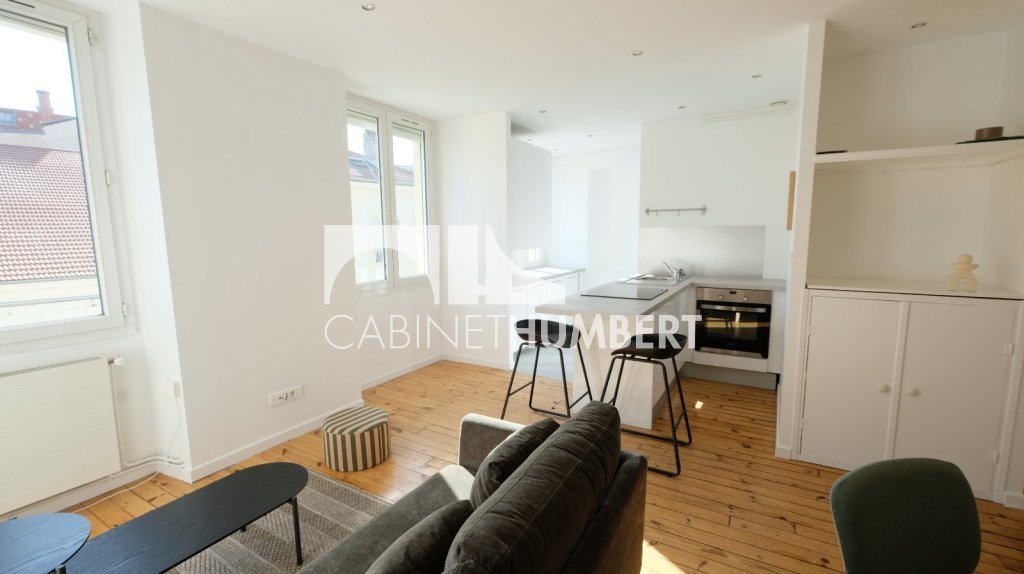 centre ville A LOUER - ST ETIENNE CENTRE VILLE - 61 m2 - 650 &euro; charges comprises par mois