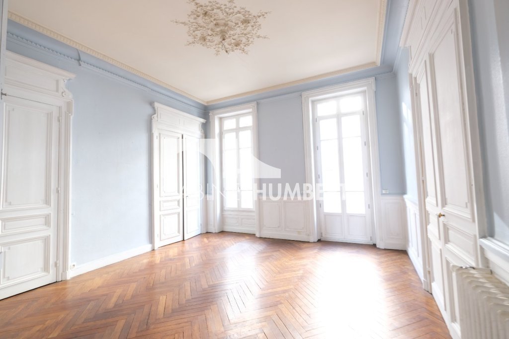 APPARTEMENT T3 A LOUER - ST ETIENNE CENTRE VILLE - 129 m2 - 780€ charges comprises par mois
