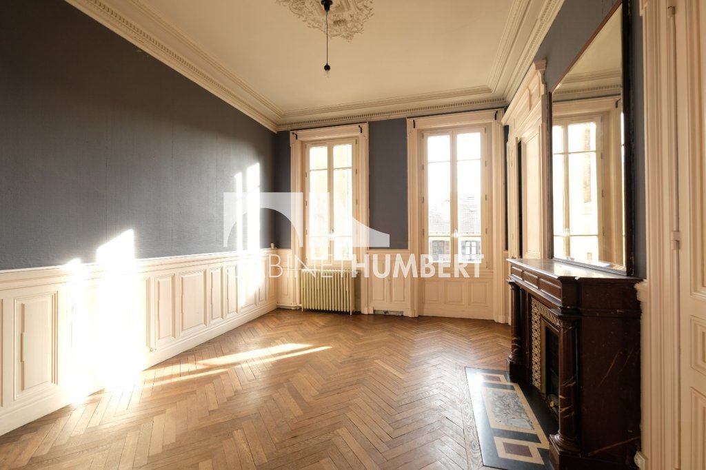 APPARTEMENT T3 A LOUER - ST ETIENNE CENTRE VILLE - 129 m2 - 780€ charges comprises par mois