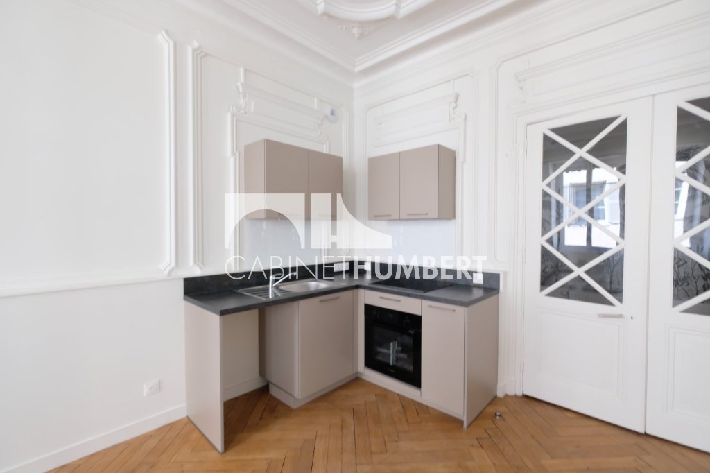 APPARTEMENT T3 A LOUER - ST ETIENNE CENTRE VILLE - 86.94 m2 - 695 &euro; charges comprises par mois