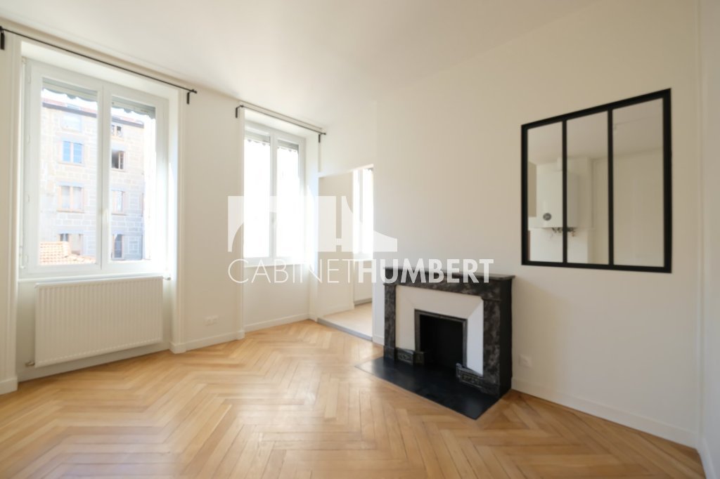 APPARTEMENT T3 A LOUER - ST ETIENNE CENTRE VILLE - 89.18 m2 - 735 &euro; charges comprises par mois