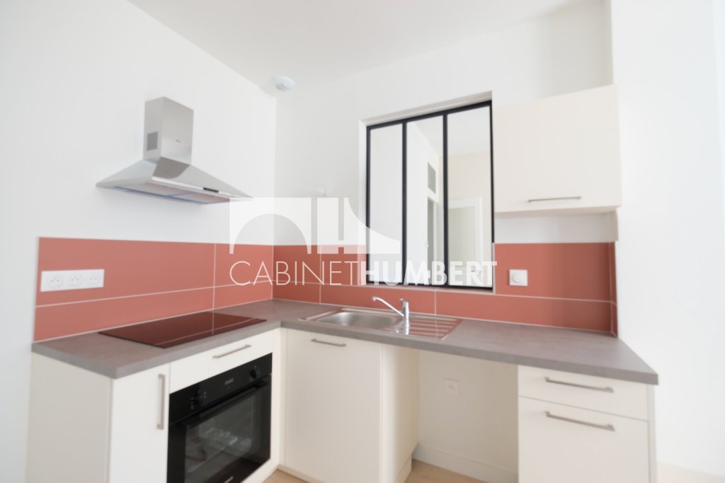 APPARTEMENT T3 A LOUER - ST ETIENNE CENTRE VILLE - 89.18 m2 - 735 &euro; charges comprises par mois