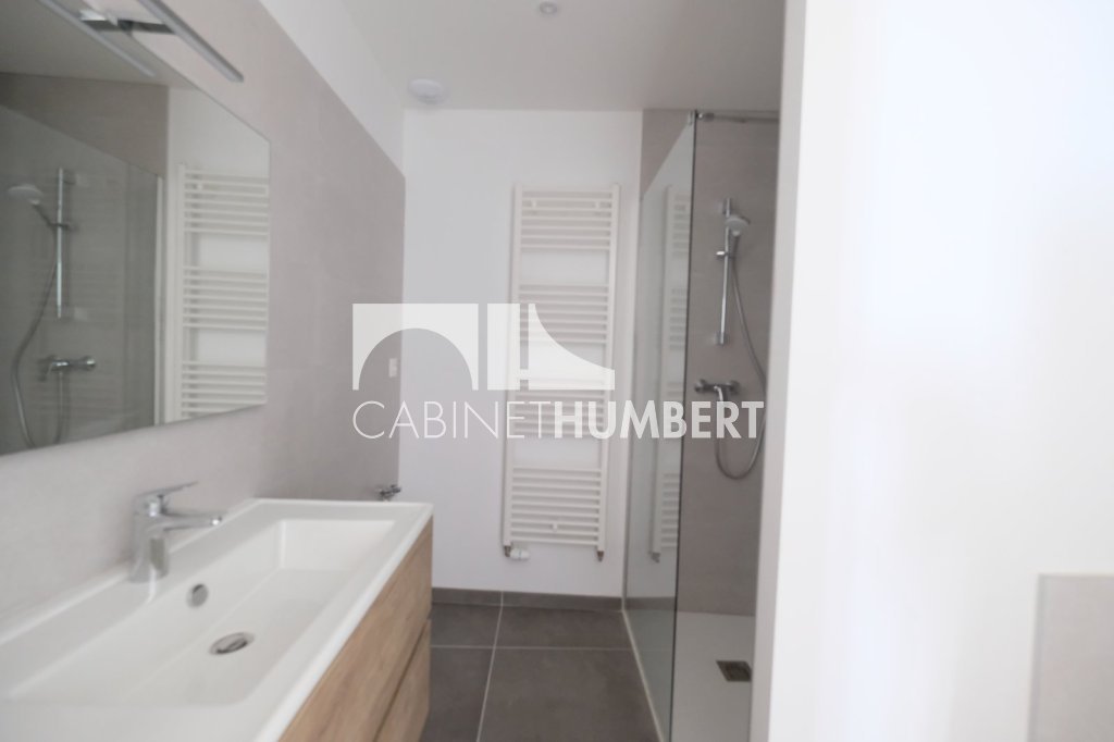 APPARTEMENT T3 A LOUER - ST ETIENNE CENTRE VILLE - 89.18 m2 - 735 &euro; charges comprises par mois