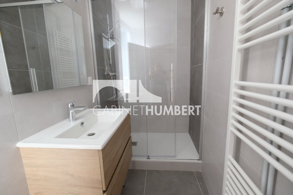 APPARTEMENT T3 A LOUER - ST ETIENNE CENTRE VILLE - 89.18 m2 - 735 &euro; charges comprises par mois