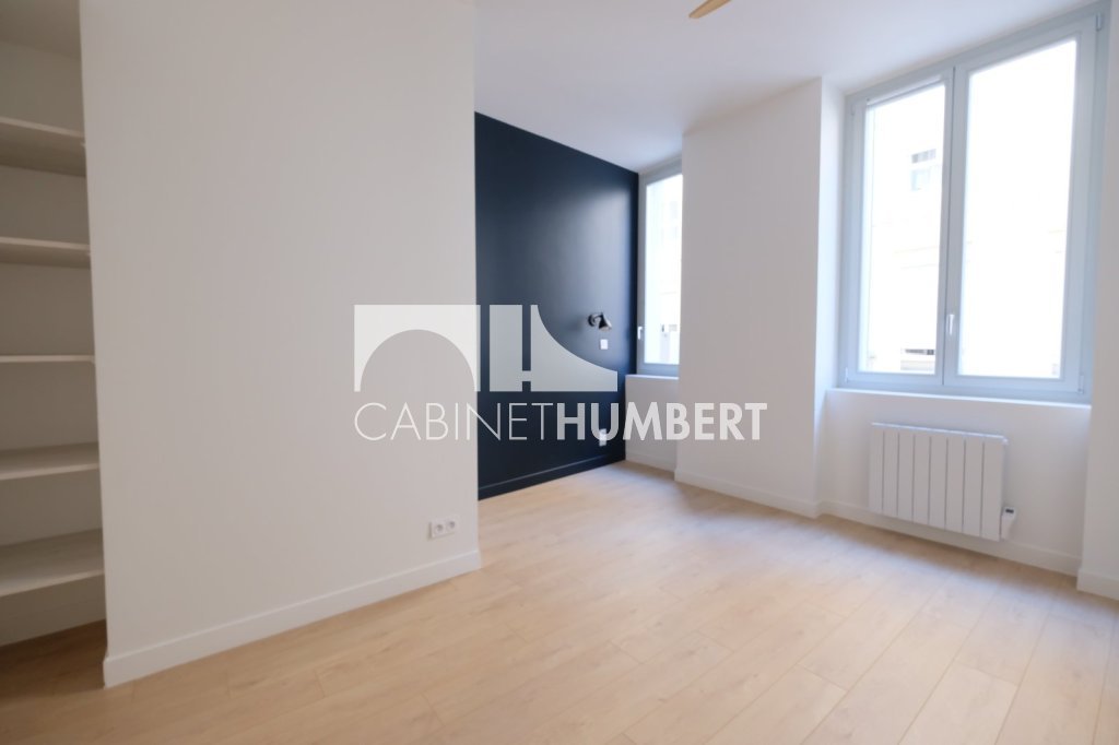 APPARTEMENT T3 A LOUER - ST ETIENNE CENTRE VILLE - 74 m2 - 795 &euro; charges comprises par mois