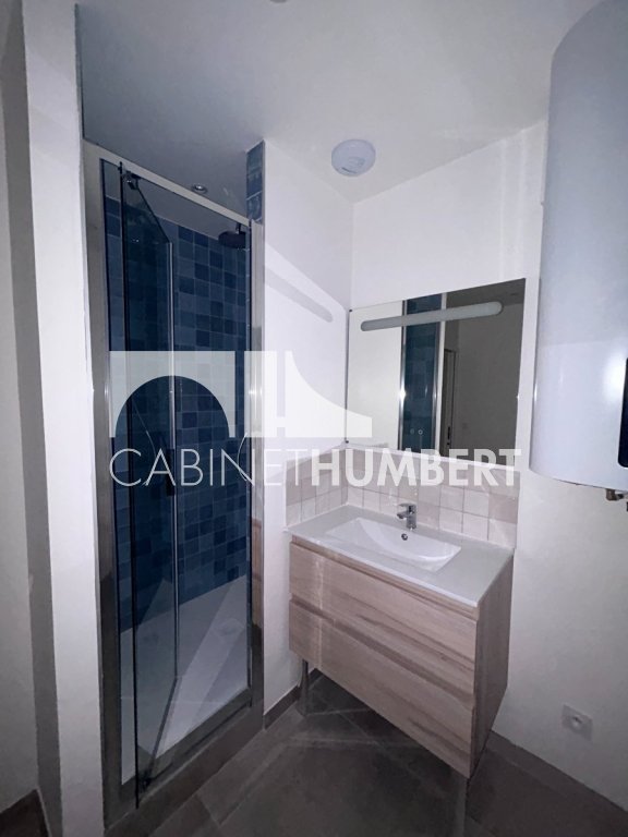 APPARTEMENT T3 A LOUER - ST ETIENNE CENTRE VILLE - 74 m2 - 795 &euro; charges comprises par mois