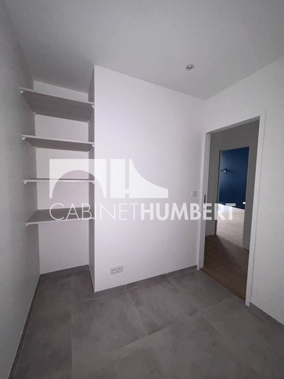 APPARTEMENT T3 A LOUER - ST ETIENNE CENTRE VILLE - 74 m2 - 795 &euro; charges comprises par mois