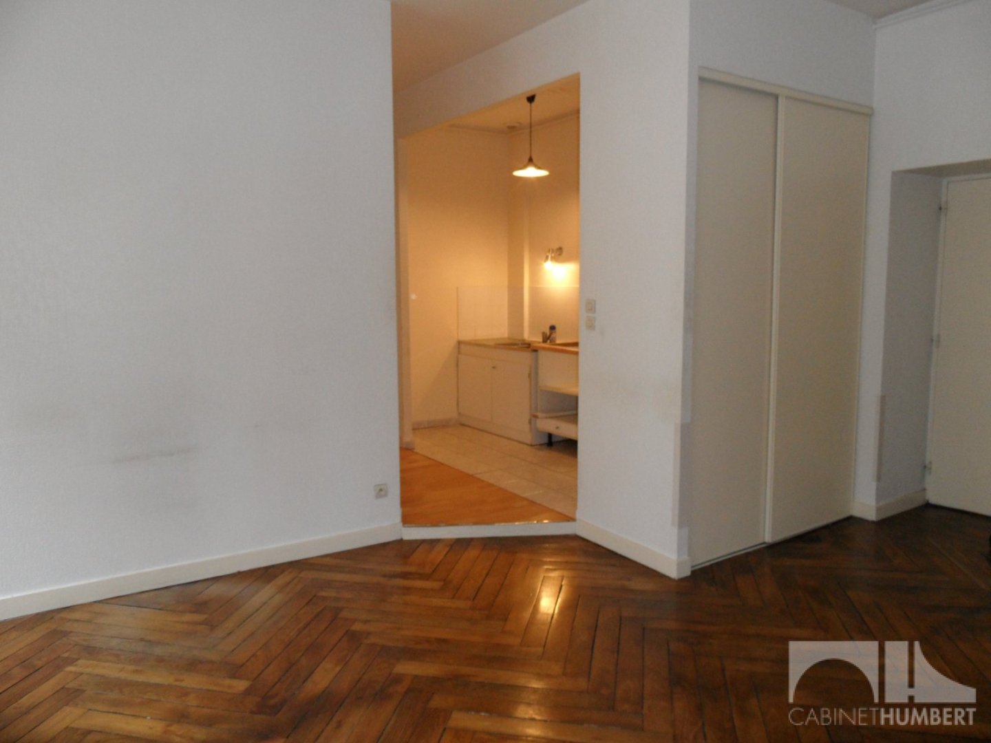 APPARTEMENT T3 A LOUER - ST ETIENNE CENTRE VILLE - 57,51 m2 - 480 € charges comprises par mois