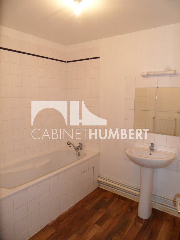 APPARTEMENT T3 A LOUER - ST ETIENNE CENTRE VILLE - 65.05 m2 - 495€ charges comprises par mois