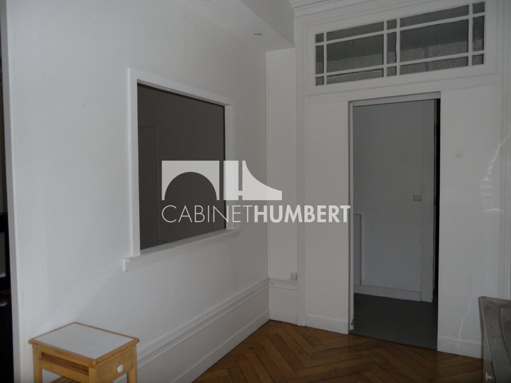 APPARTEMENT T3 A LOUER - ST ETIENNE CENTRE VILLE - 72 m2 - 650 &euro; charges comprises par mois