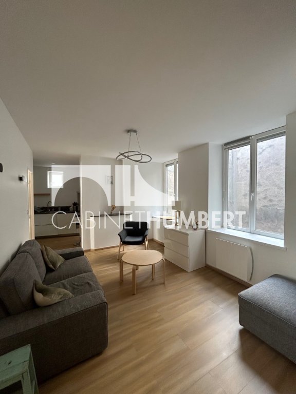 APPARTEMENT T3 A LOUER - ST ETIENNE CENTRE VILLE - 50.78 m2 - 597 &euro; charges comprises par mois