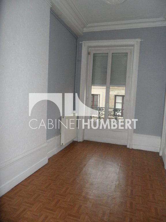 APPARTEMENT T3 A LOUER - ST ETIENNE CENTRE VILLE - 53 m2 - 510 € charges comprises par mois