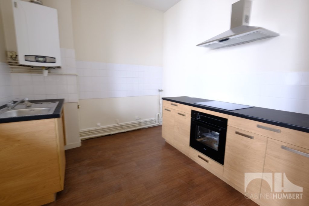 APPARTEMENT T3 - ST ETIENNE CENTRE VILLE - 74,77 m2 - LOUÉ