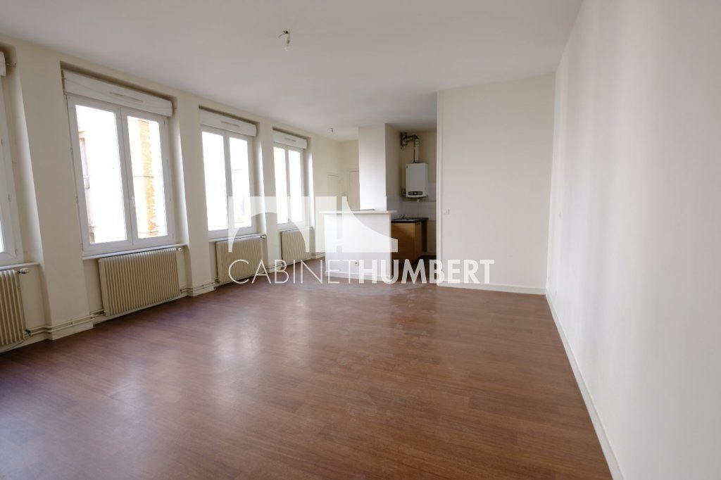 APPARTEMENT T3 A LOUER - ST ETIENNE CENTRE VILLE - 74.77 m2 - 645 &euro; charges comprises par mois
