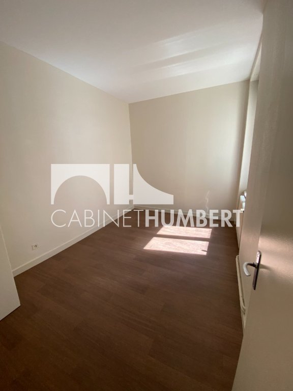 APPARTEMENT T3 A LOUER - ST ETIENNE CENTRE VILLE - 74.77 m2 - 645 &euro; charges comprises par mois