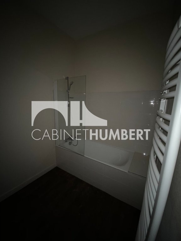 APPARTEMENT T3 A LOUER - ST ETIENNE CENTRE VILLE - 74.77 m2 - 645 &euro; charges comprises par mois