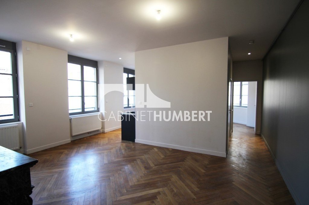 APPARTEMENT T3 A LOUER - ST ETIENNE CENTRE VILLE - 71.31 m2 - 695 &euro; charges comprises par mois