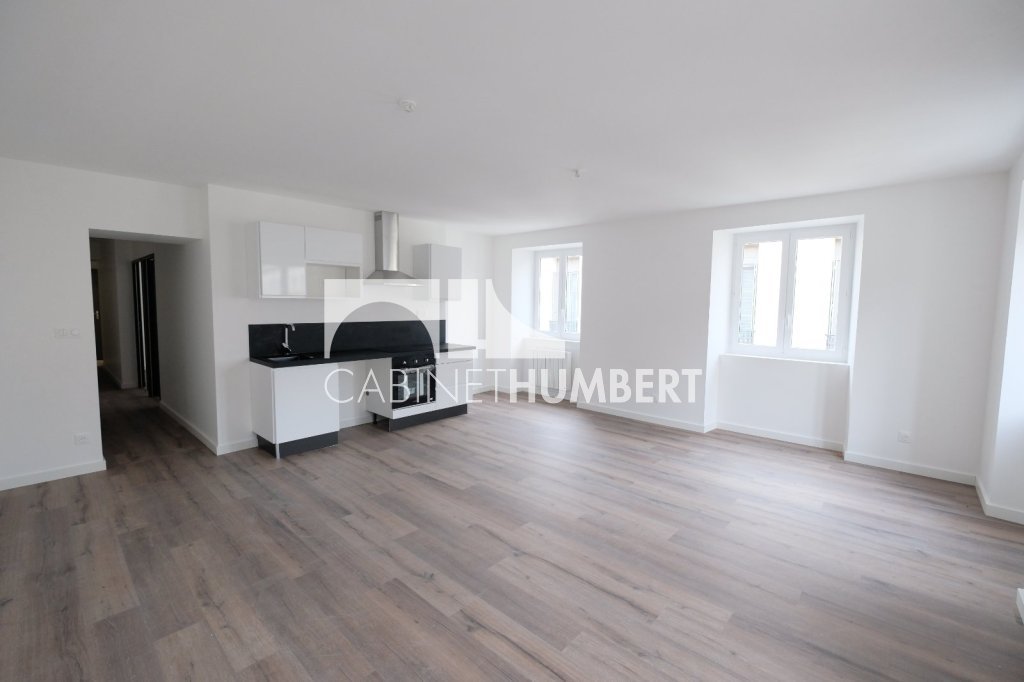 APPARTEMENT T3 A LOUER - ST ETIENNE CENTRE VILLE - 76.34 m2 - 735 &euro; charges comprises par mois